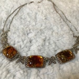Beautiful Necklace w/3 Large Stones